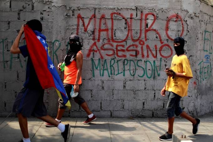 Resistência aumenta na Venezuela às vésperas da Constituinte
